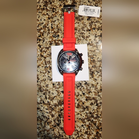 Diesel Men's Overflow Chronograph Gunmetal and Red Silicone Watch - Picture 3 of 7